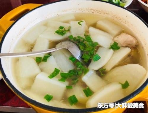 回家和亲戚家人一起吃年夜饭过年，让我感受到很大的心里落差