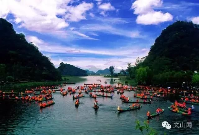 >>>>文山旅游特色很多,其中省级旅游风景区丘北普者黑的渔舟唱晚