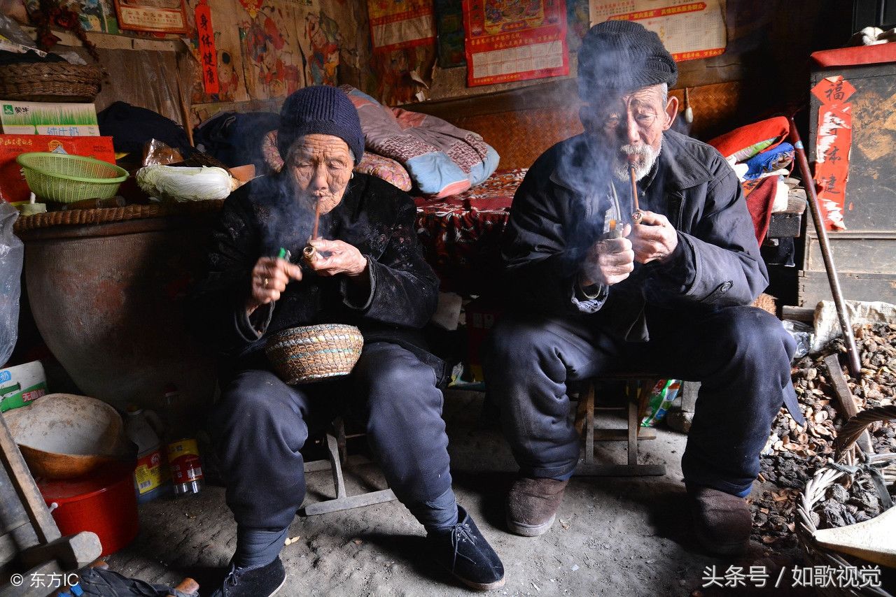 农村老人与城市老人16张对比图,环境不同,日子过得也不同