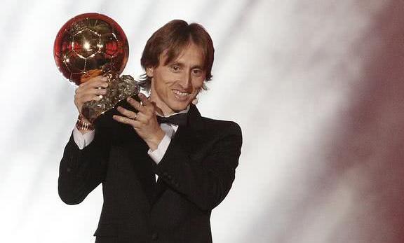 现役足坛最强4名中场,莫德里奇第2,第1没有悬