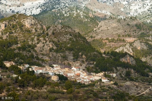 专家提出搞农村房地产市场，这对农民是大好事，但4点疑问难解决