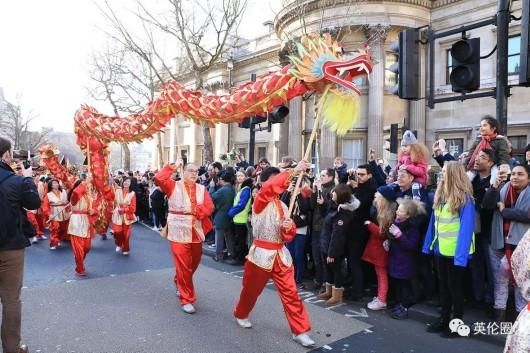 看70万英国人过中国年，真是年味十足