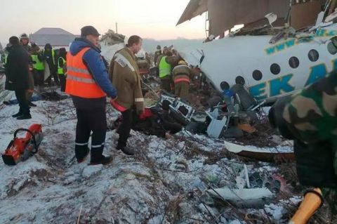 哈萨克斯坦客机坠毁什么机型