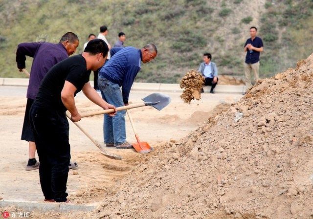 又是甘肃！民工为要薪水阻止国道贯通近四年