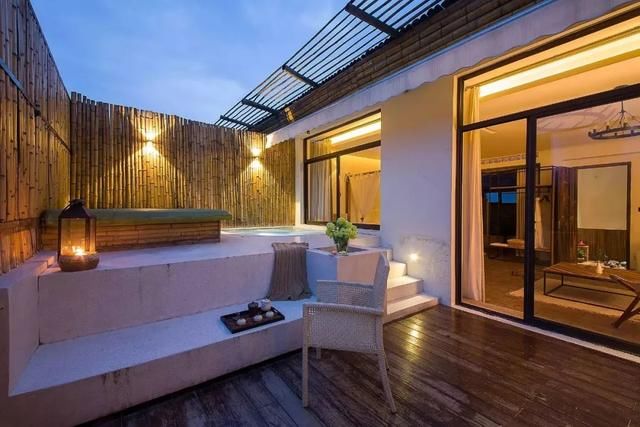 从废弃小学到绝美民宿！千亩稻田环绕、山泉水无边泳池，这间酒店