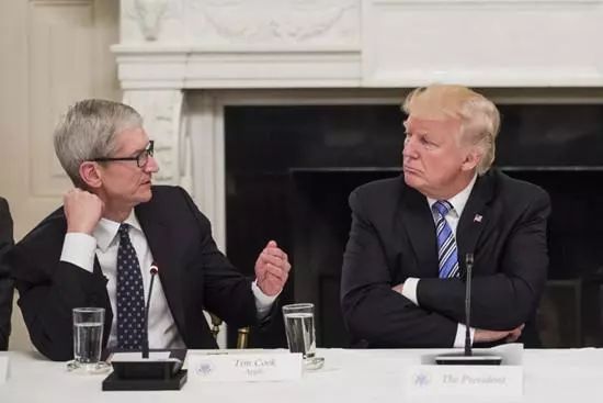 原创丨苹果崩盘!与中国有关，库克紧急约见特朗普!