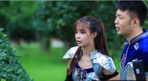 沈梦辰杜海涛在车里聊天有说有笑 可杜海涛你