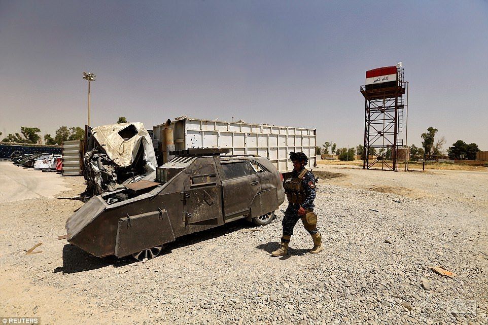 叙利亚战场现自制战车 如同末世科幻片场景