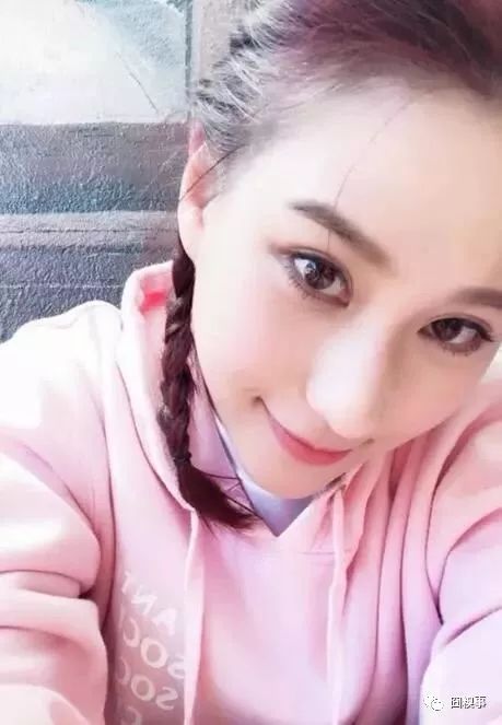 与窦骁激吻美女被曝光 疑是赌王千金何超莲