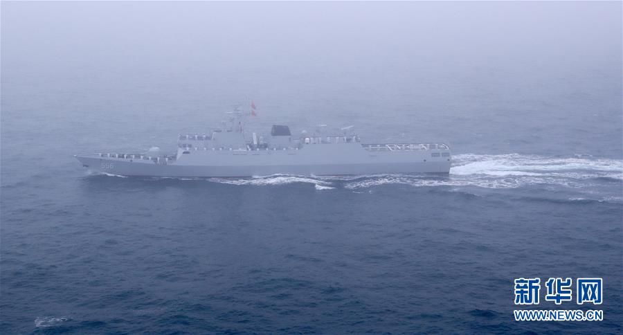 图集:庆祝人民海军成立70周年海上阅兵受阅装