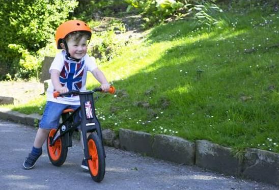 怎么教小孩子学骑自行车及保持平衡的小技巧