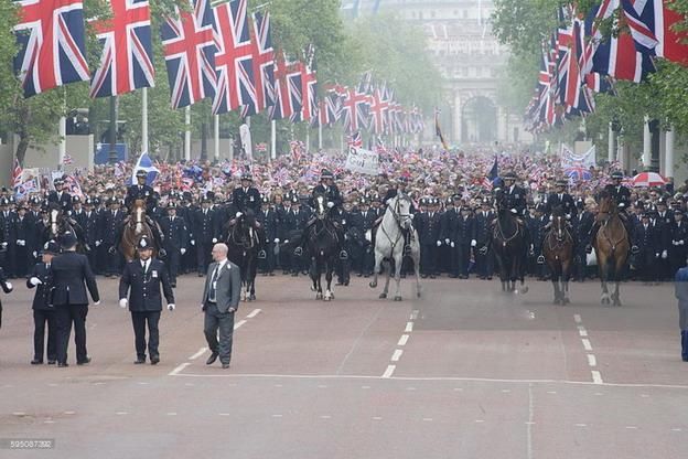 英国哈里王子与她大婚，这支英国最强特种部队愿为其挡子弹