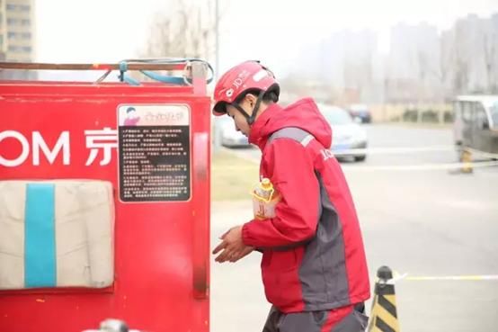 据说他们才是最可爱的人 京东小哥当选最美快