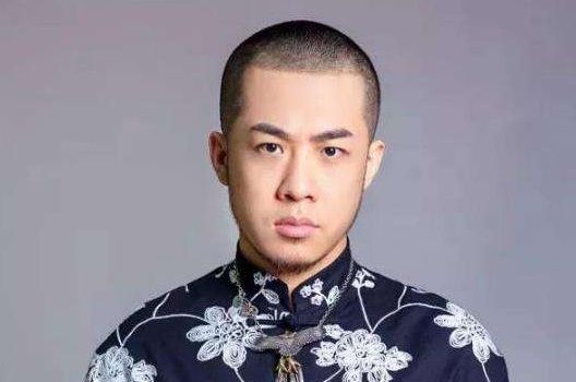 图解歌曲《我们不一样》原唱:千万级大主播,会