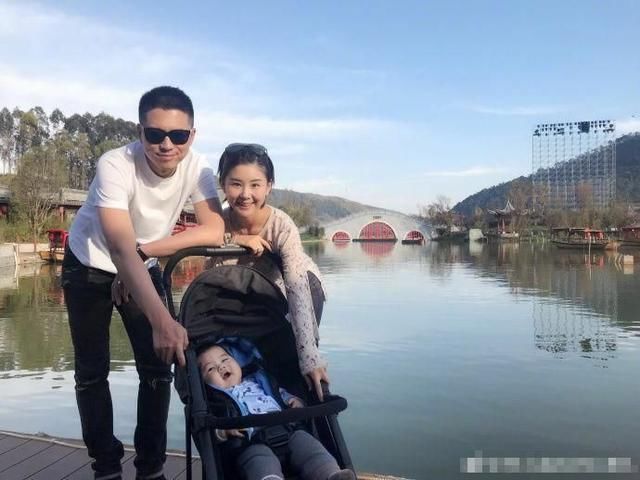 李小萌用行动告诉你,什么是 知足常乐 幸福,网友