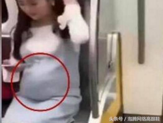 怀孕女子乘地铁获得男子让座,下一幕女子的举动让所有人瞠目结舌