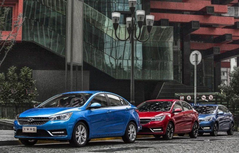 热辣火锅、梦幻夜景、曲折山路,与奇瑞艾瑞泽5探秘魔幻重庆