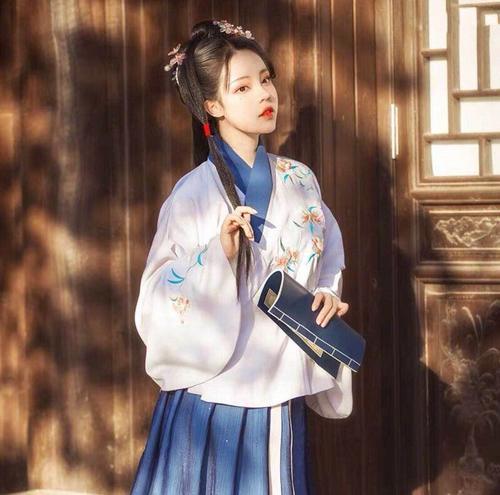 汉服外袄怎么穿搭,汉服外袄怎么穿搭好看