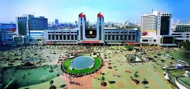 一组火车站珍贵照片，带你见证郑州如何从县城逆袭为国家中心城市
