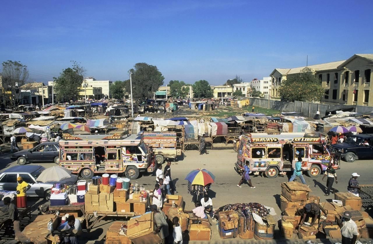 这个小国不和中国来往,美国常年援助,三分之二