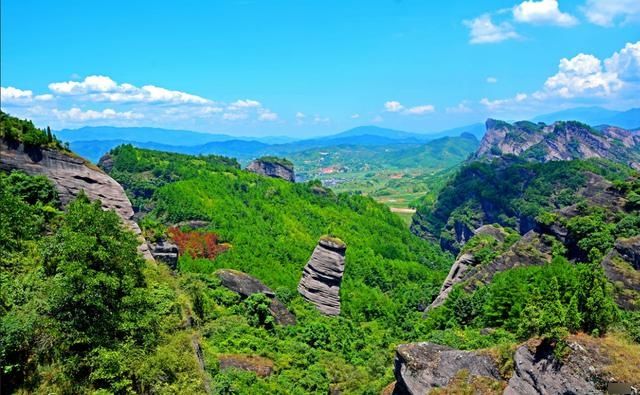 龙岩旅游胜地——永定土楼、冠豸山
