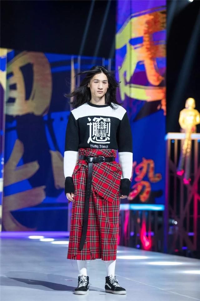 惠文龙Biangbiang面时装引网络热潮 85后新西