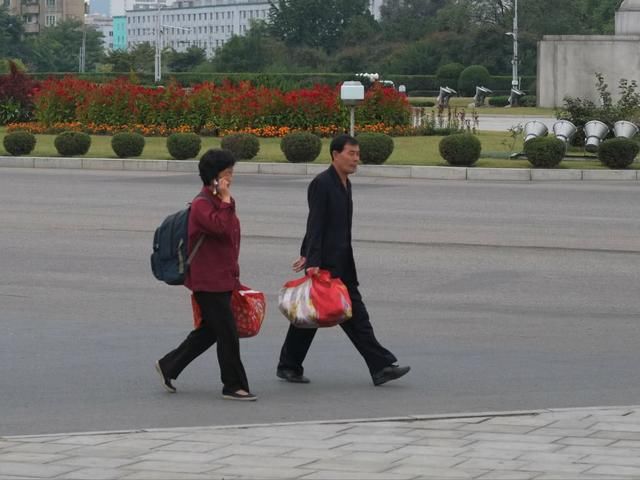 朝鲜百姓走亲戚有这样一个习惯，在中国人看来很没面子