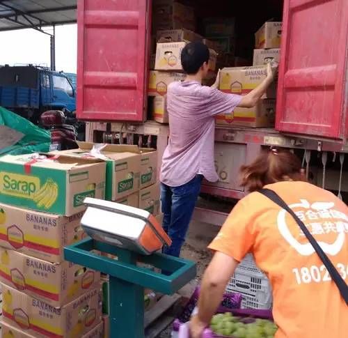 他是清华研究生 两度考上公务员 为父抗癌 以身