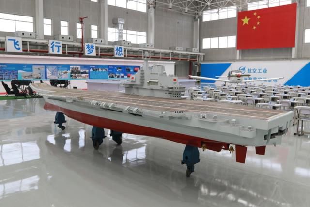 开飞机啦！中航工业游，让您的孩子0距离体验航空科技！