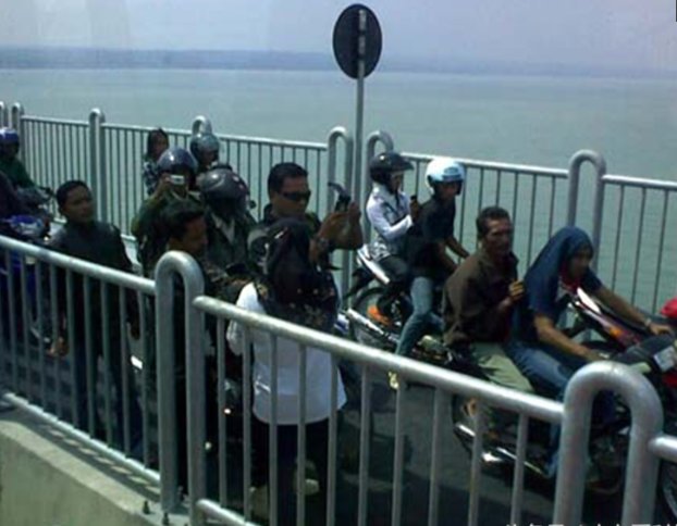 先看我国援建印尼的大桥,再看日本援建越南的大桥,差距显然