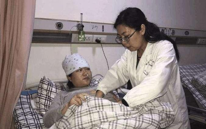 孕妈在38周时提早进行剖腹产, 婴儿要进保温箱