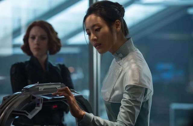 复仇者联盟2女星产女，身高1米77颜值绝美，出演神奇动物系列