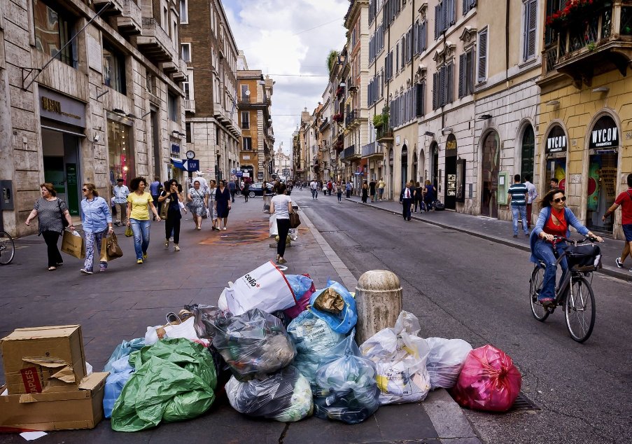 中国游客晒出了去意大利游玩的照片,一点都不浪漫,只有脏乱差