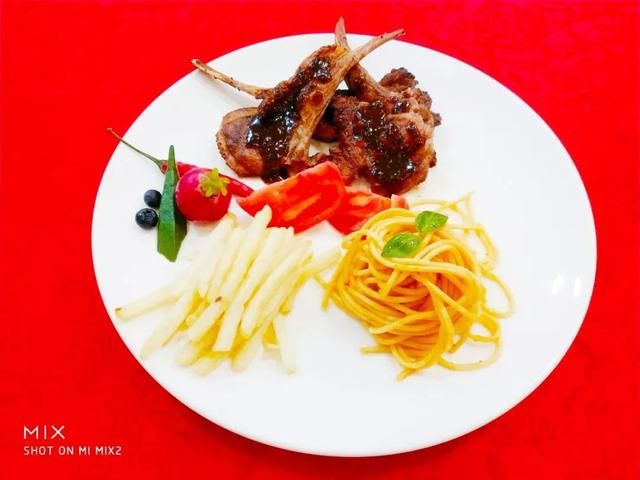 食堂人一周食谱凉拌,别人家的做法员工从来没曝光大米糕煮酒店图片