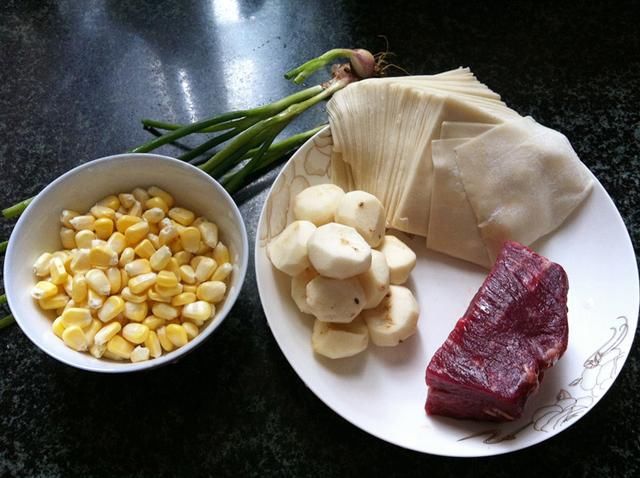 酥香脆爽的脆酥牛肉卷，做法就是这么简单！