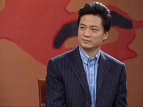 崔永元的安娜:要不和大家一样睁一只眼闭一只