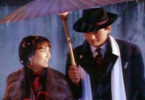 看完周润发打伞,再看黄晓明打伞,网友:演技差的