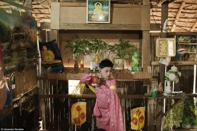 纪实:泰国男孩入寺为僧全过程