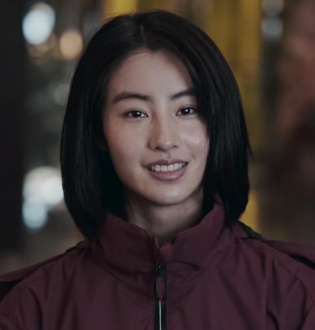 多棱面的靳东,与病友医护人员《在一起》,呈现方舱美好乐观精神