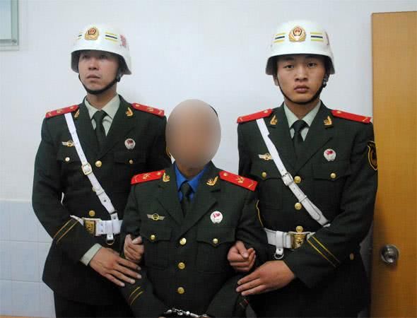 此兵种从不碰枪,却是军队中最威风的,看到长官