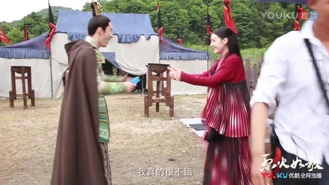 明星也斗图,热巴跟玉师兄片场放飞自我,飙歌,斗