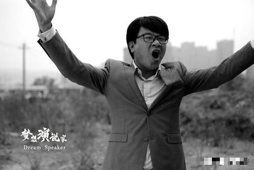 学摄影一个月工资多少