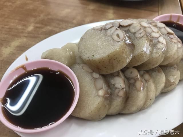 泰国华人小馆品尝一款“潮汕美食”，看着有些怪，吃起来真是香！