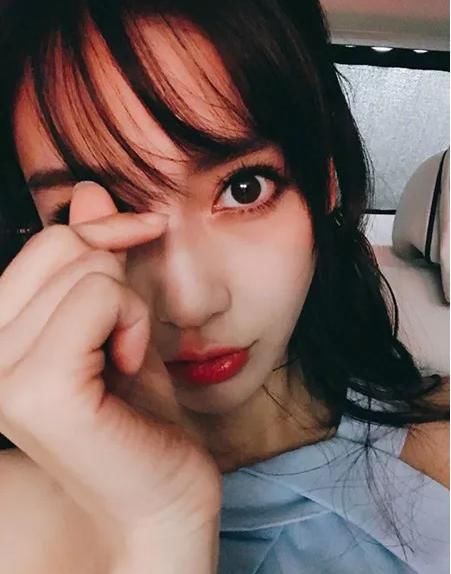 高中少女感全靠刘海?热巴一秒变高中生,张天爱网校课程哪个女星最好图片