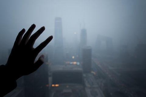 京津冀多地发布重污染橙色预警 启动级应急响