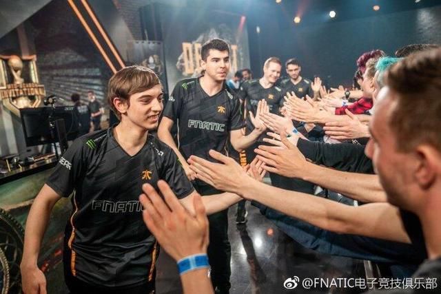 英文解说猫猫把RNG吹上天,直言:不需展现战术