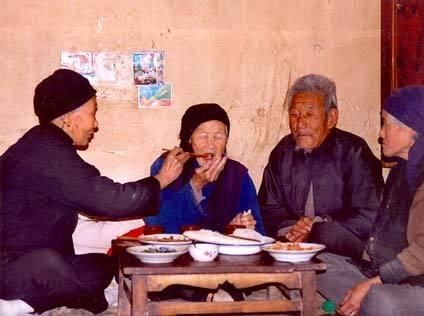 农村老话“一代亲，二代表，三代四代认不到”，知道什么意思吗？