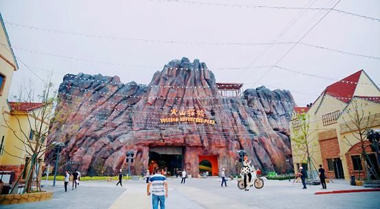 西南超大火山探险主题区登陆都江堰水果侠星球