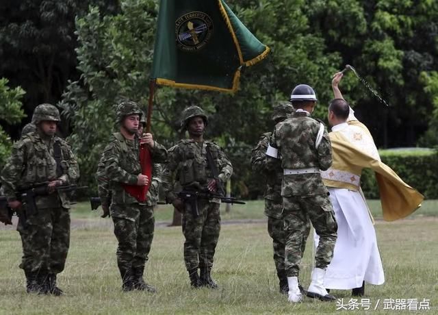 哥伦比亚:特种部队和军队新装备的加利尔ACE