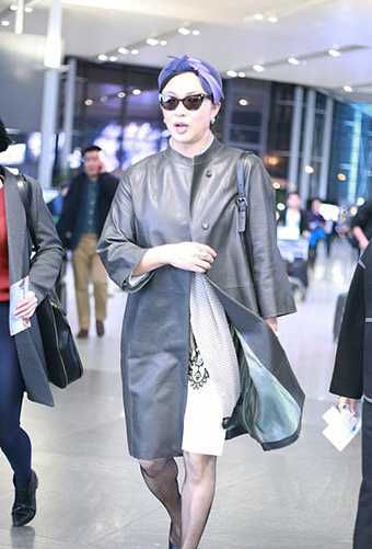 丝袜穿情趣黑色a丝袜诱惑金星小腿发达肌肉出行渔网制服图片
